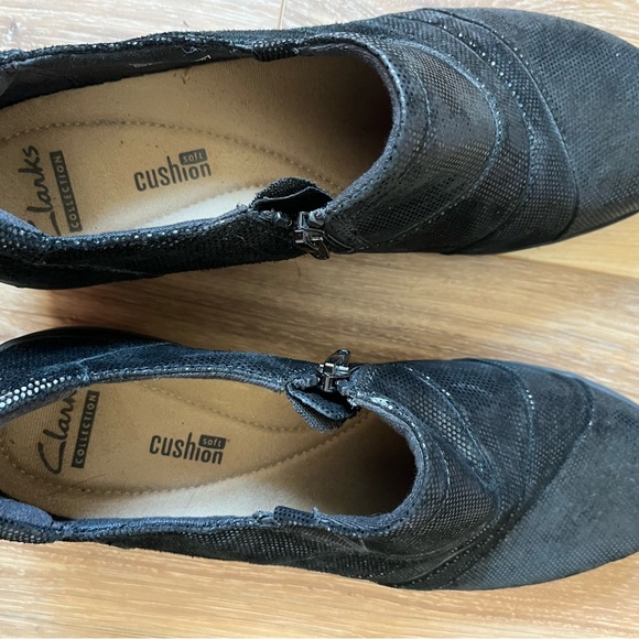 Clarks Women's Loafers Shoes Black Side Zipper Glittery Fabric Soft Cushion - Picture 5 of 8